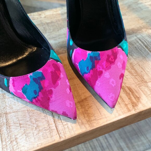 Saint Laurent Paris Fabric Flower Jacquard Pumps - Picture 4 of 11